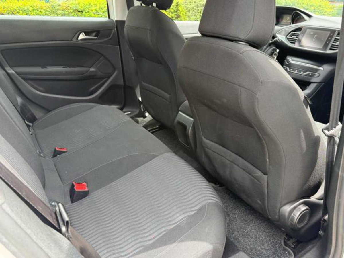 Peugeot 308 1.6 HDi 92 CV Active (11)