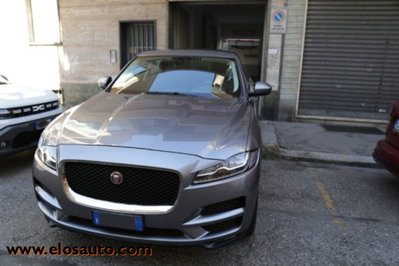 Jaguar F-Pace 2.0 D 180 CV AWD aut. Chequered Flag usata