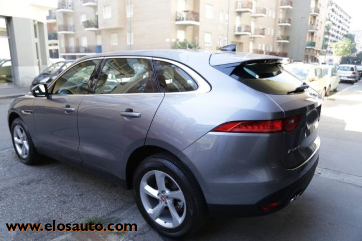 Jaguar F-Pace 2.0 D 180 CV AWD aut. Chequered Flag (6)