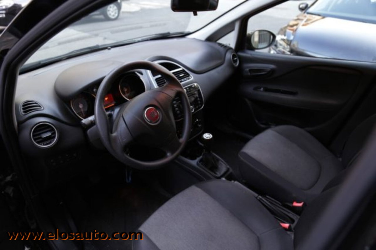Fiat Punto 1.3 MJT II 75 CV 5 porte Street (8)