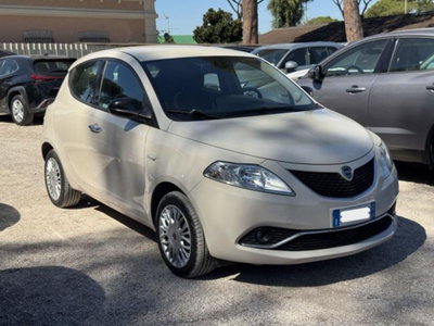 Lancia Ypsilon 1.2 69 CV 5 porte Silver (2)