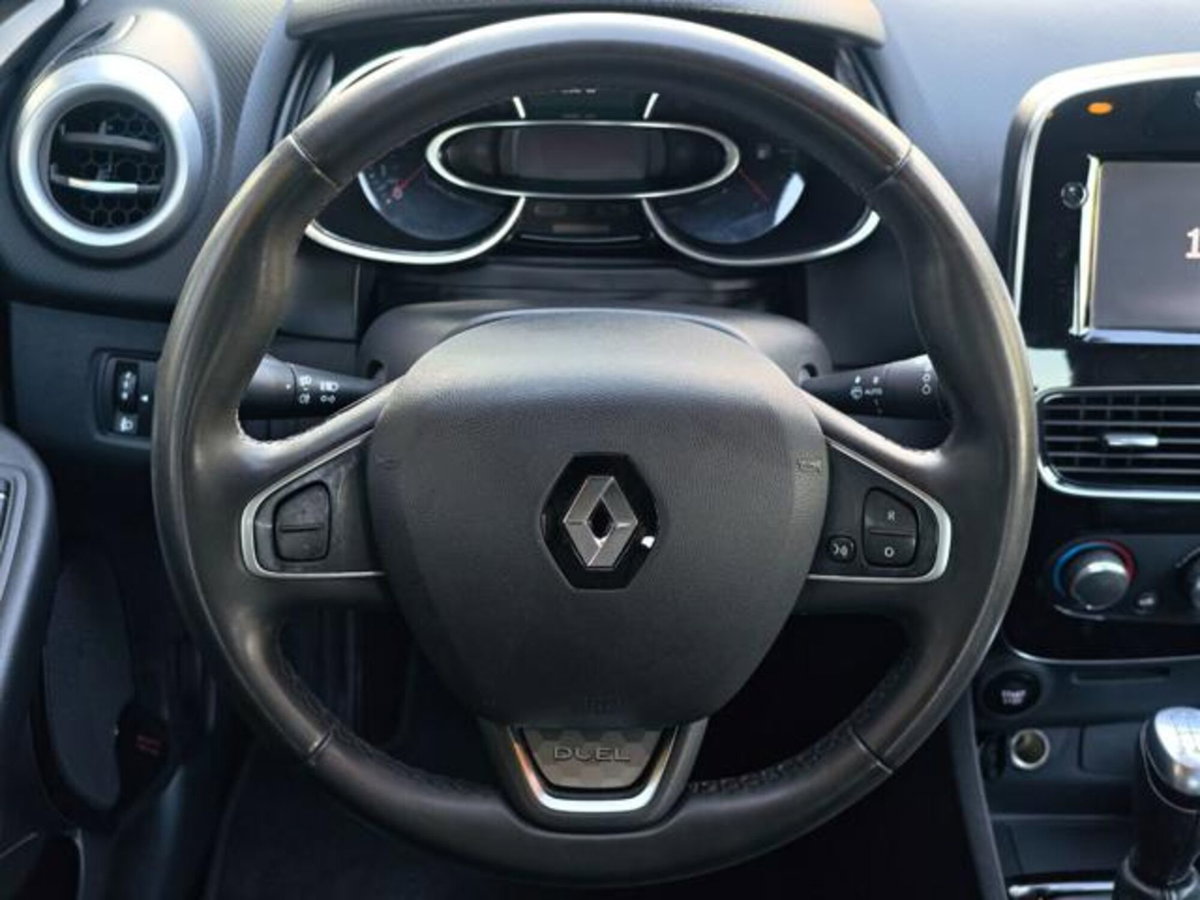 Renault Clio 1.2 75 CV 5 porte Duel (11)
