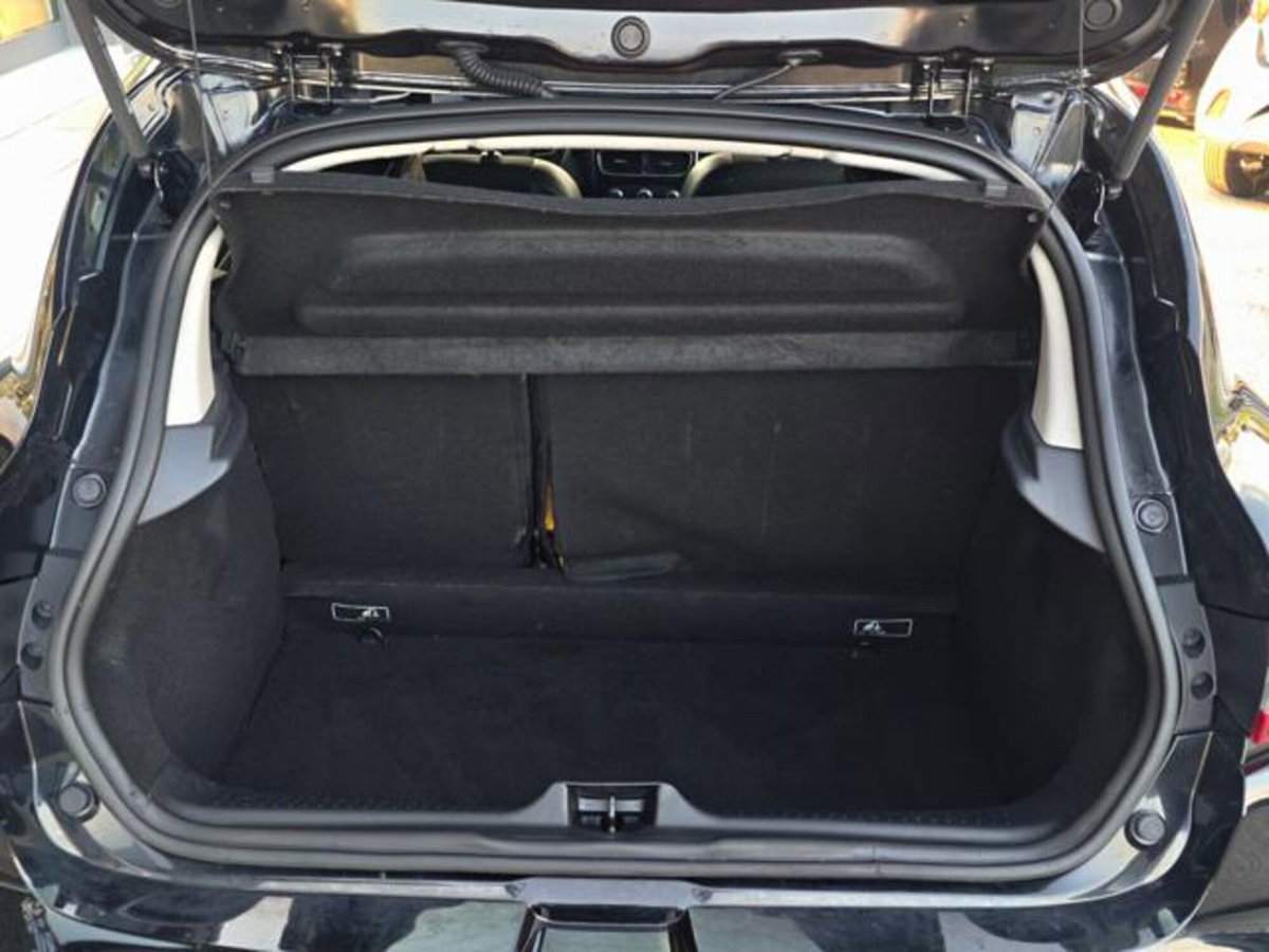 Renault Clio 1.2 75 CV 5 porte Duel (13)