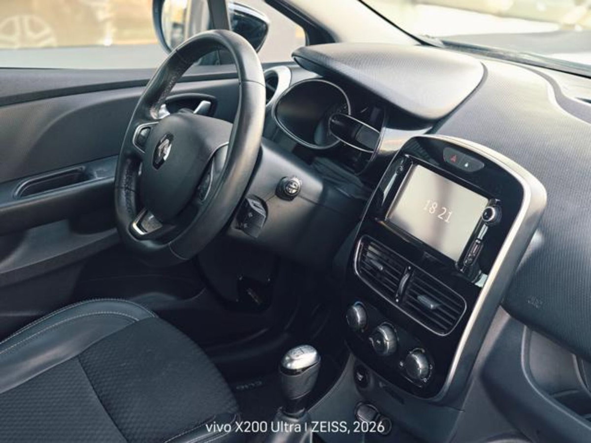 Renault Clio 1.2 75 CV 5 porte Duel (15)