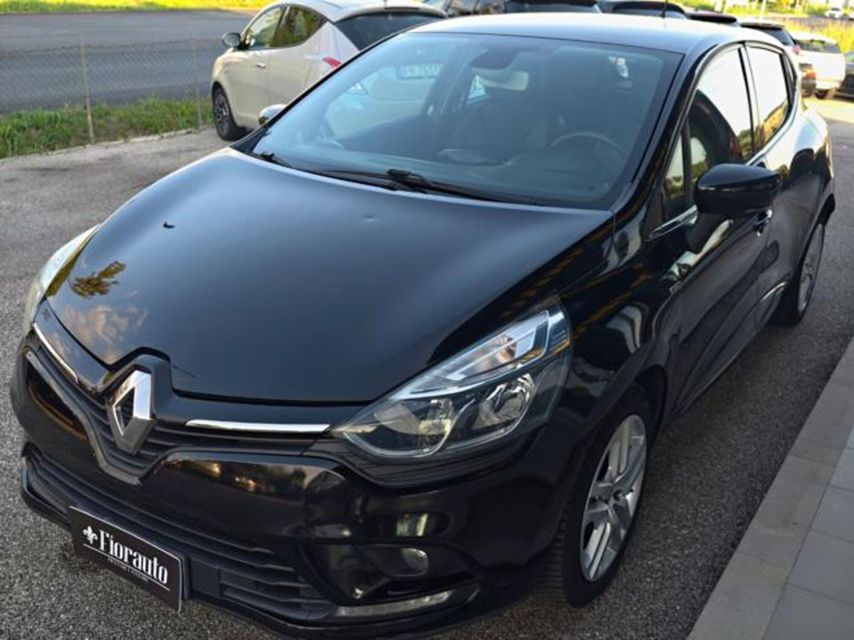 Renault Clio 1.2 75 CV 5 porte Duel (6)