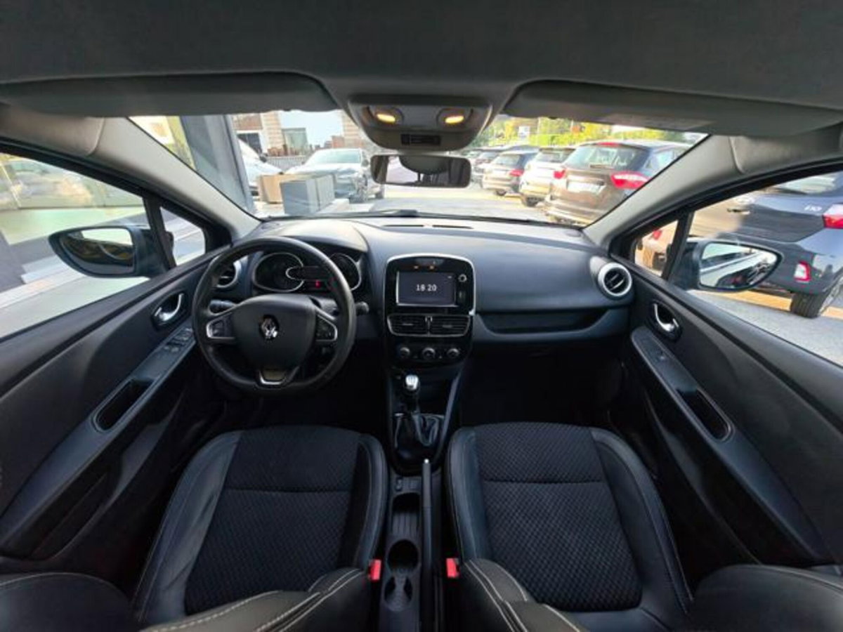 Renault Clio 1.2 75 CV 5 porte Duel (9)