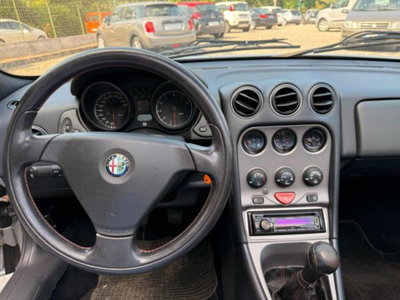 Alfa Romeo Spider 2.0i 16V Twin Spark cat Lux (5)