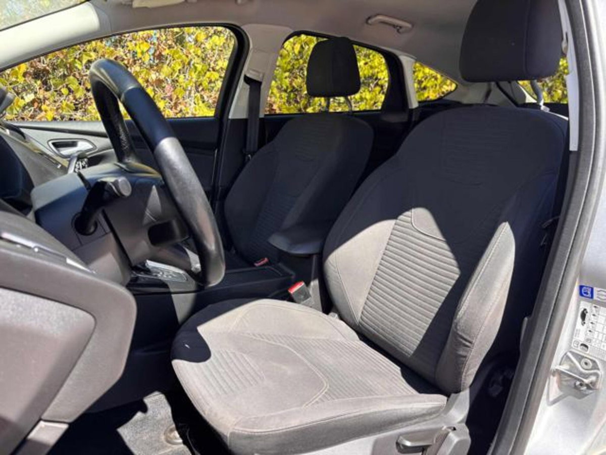 Ford Focus 1.5 TDCi 120 CV Start&Stop Powershift Titanium (13)