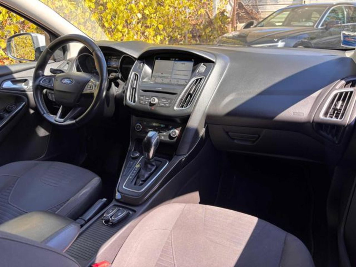 Ford Focus 1.5 TDCi 120 CV Start&Stop Powershift Titanium (8)
