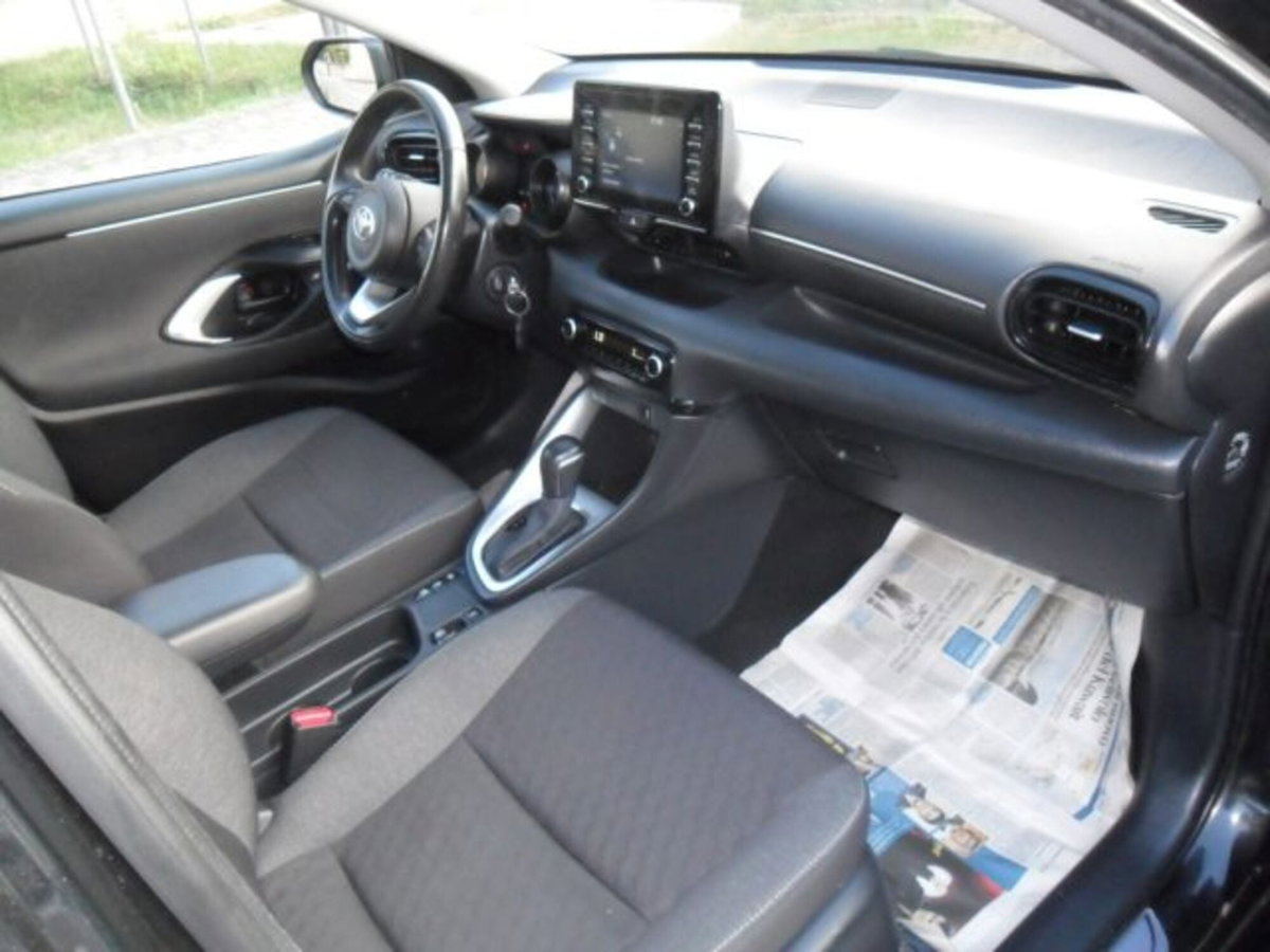 Toyota Yaris Cross 1.5 Hybrid 5p. E-CVT Lounge (11)