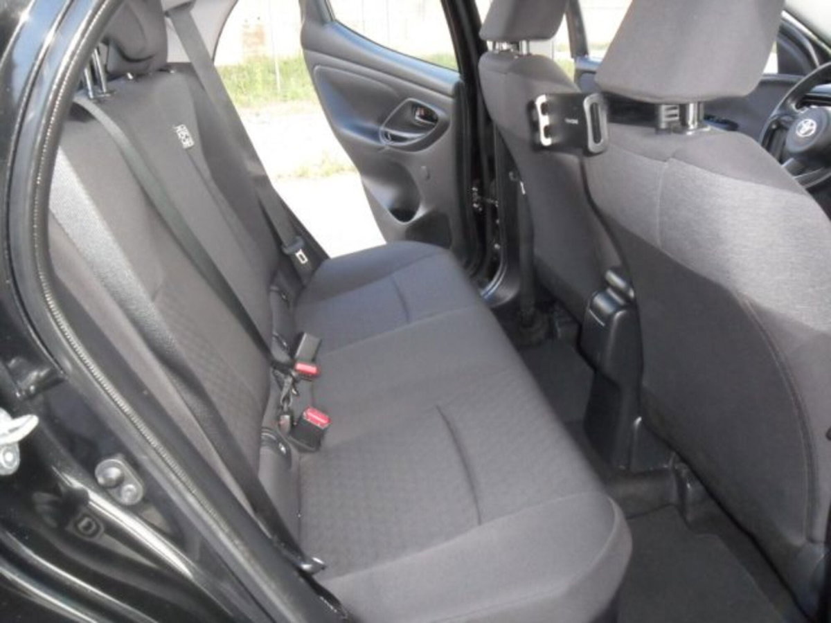 Toyota Yaris Cross 1.5 Hybrid 5p. E-CVT Lounge (13)