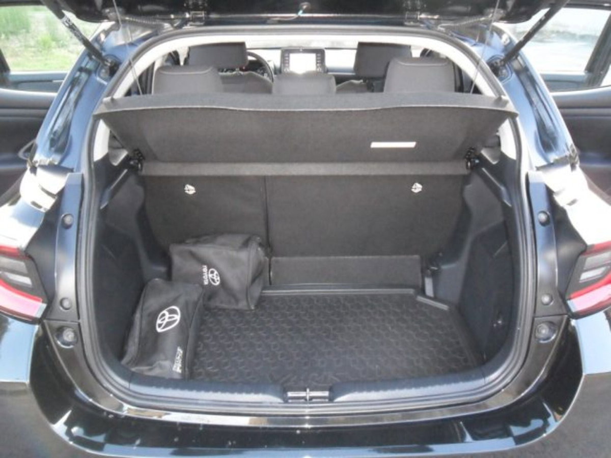 Toyota Yaris Cross 1.5 Hybrid 5p. E-CVT Lounge (9)
