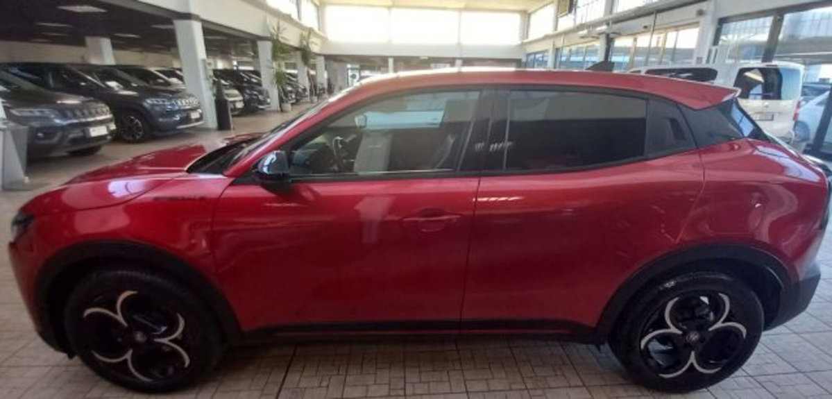Alfa Romeo Junior 1.2 ibrida Sport Speciale 145cv edct6 (4)