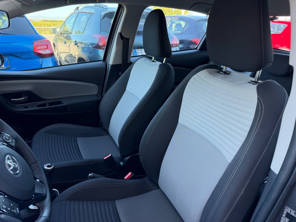 Toyota Yaris 1.0 5 porte Active (15)