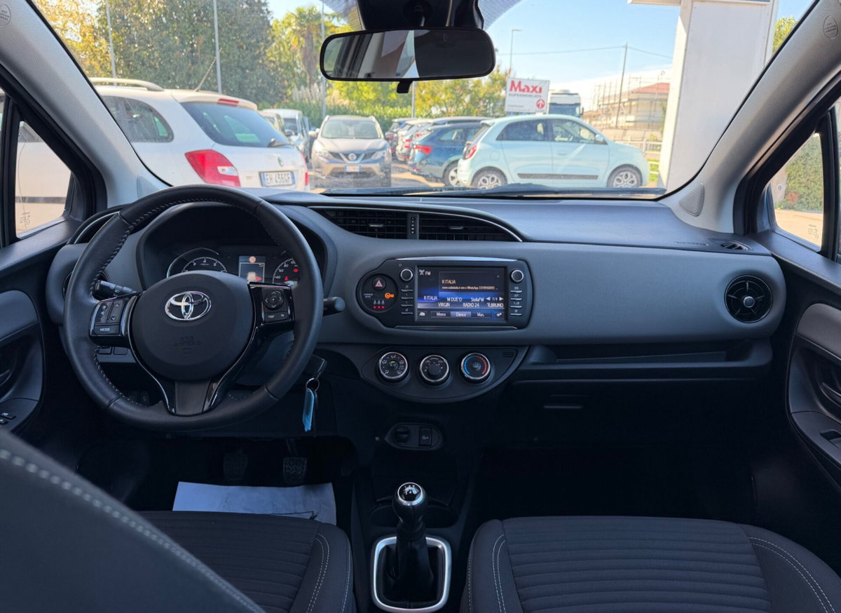Toyota Yaris 1.0 5 porte Active (20)