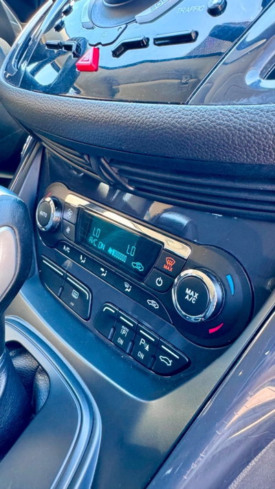 Ford Kuga 2.0 TDCI 140 CV 4WD Powershift (9)