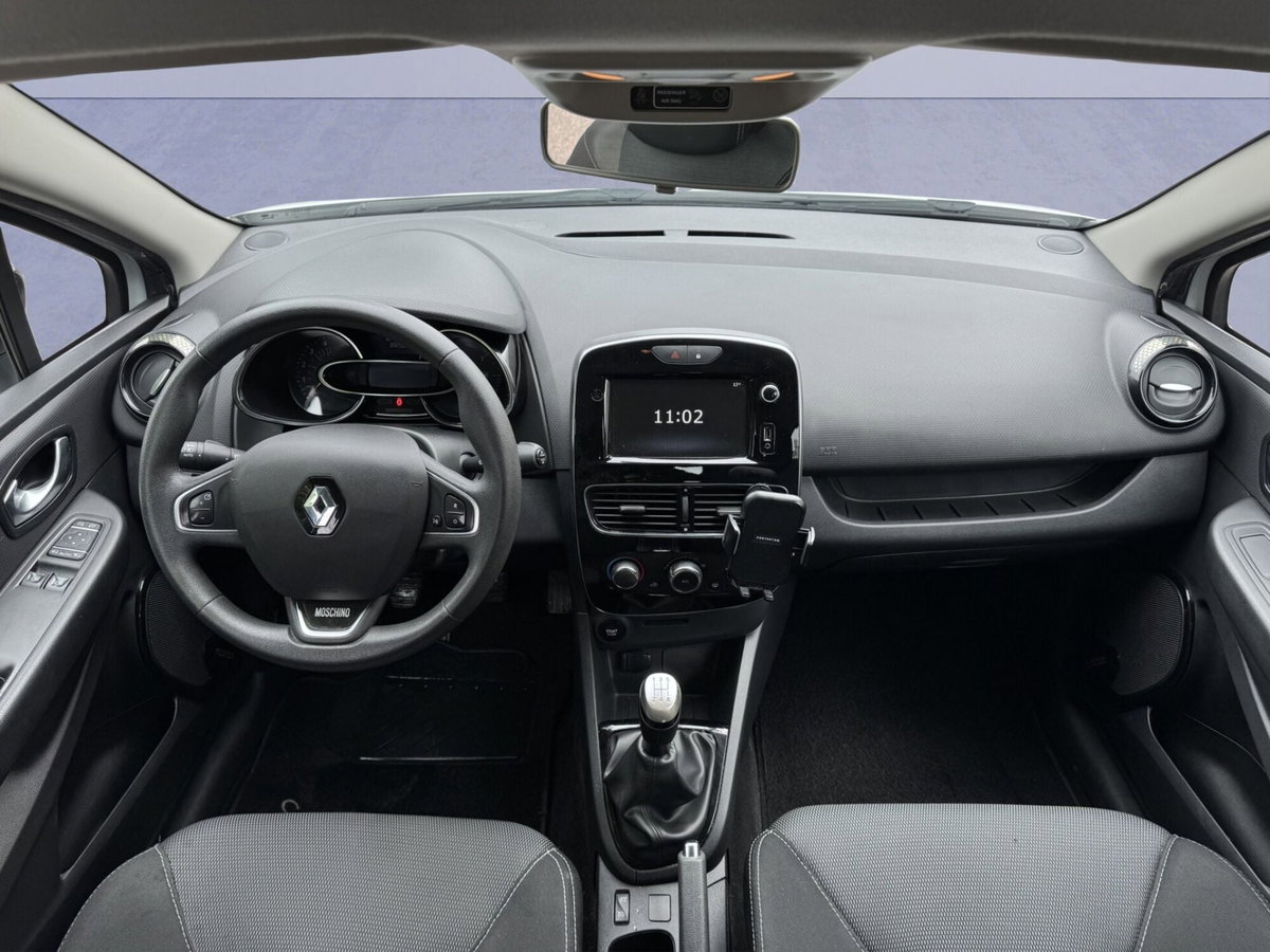 Renault Clio dCi 8V 75 CV 5 porte Moschino Zen (10)