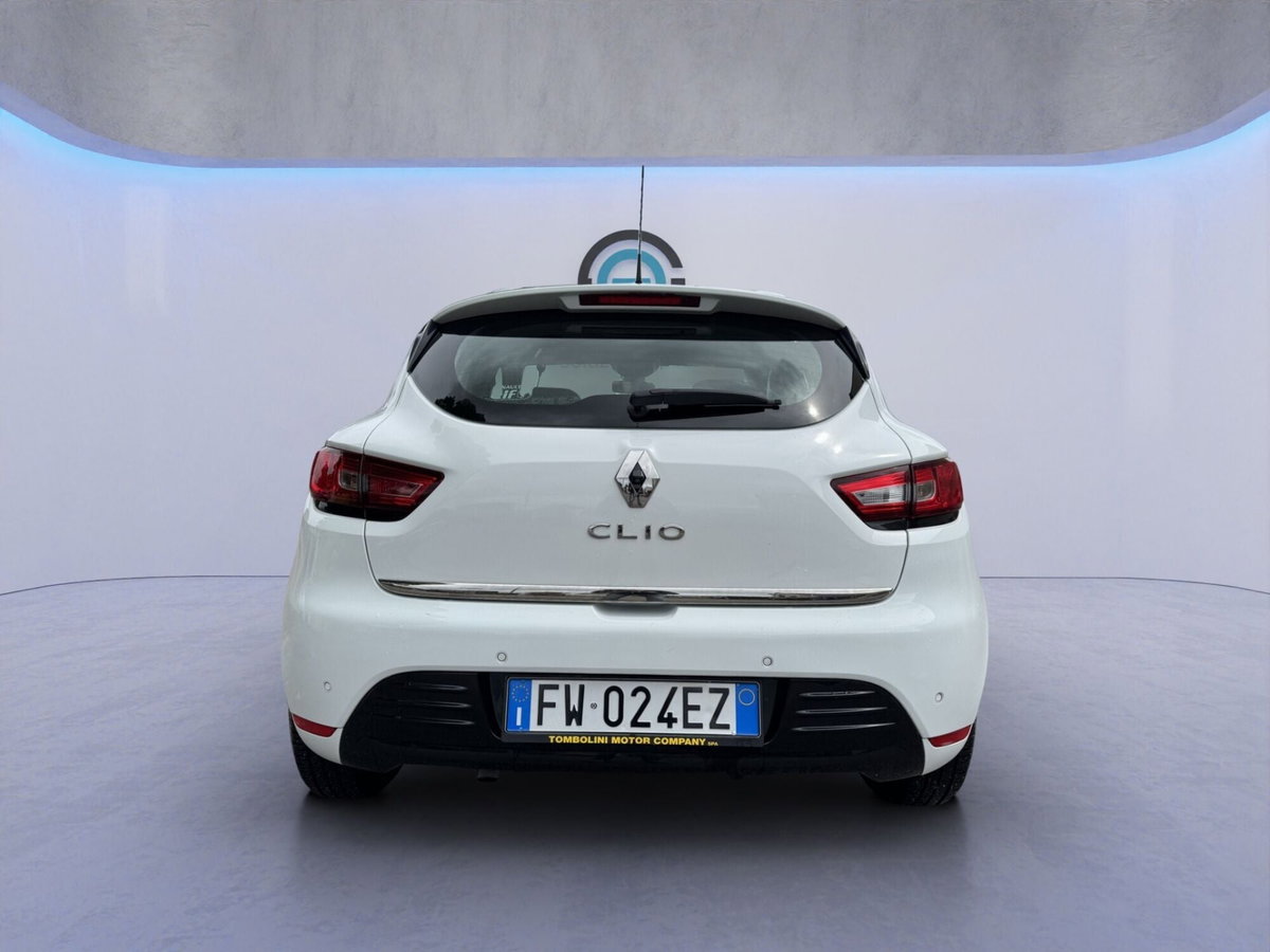 Renault Clio dCi 8V 75 CV 5 porte Moschino Zen (5)
