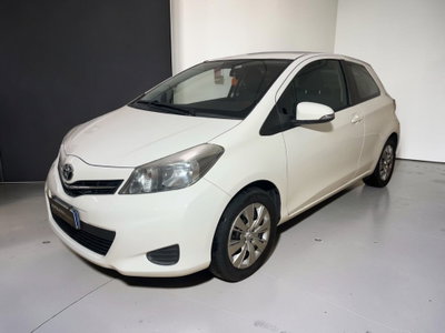 Toyota Yaris 1.0 3 porte Active (2)