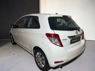 Toyota Yaris 1.0 3 porte Active (3)