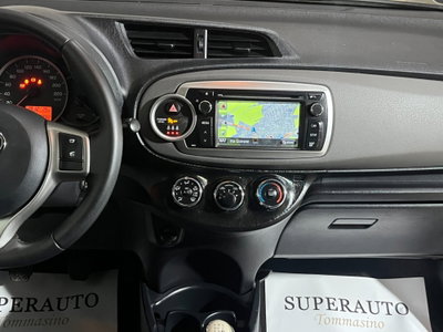 Toyota Yaris 1.0 3 porte Active (8)