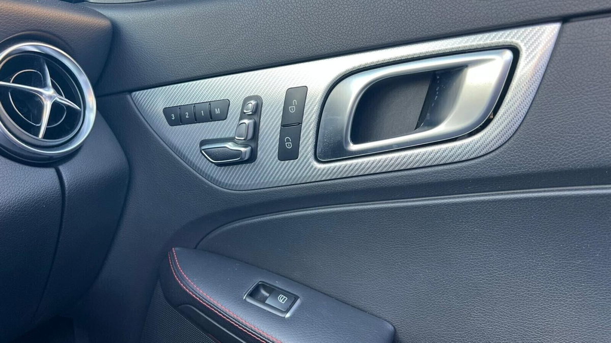 Mercedes-Benz SLC 200 AMG line (19)