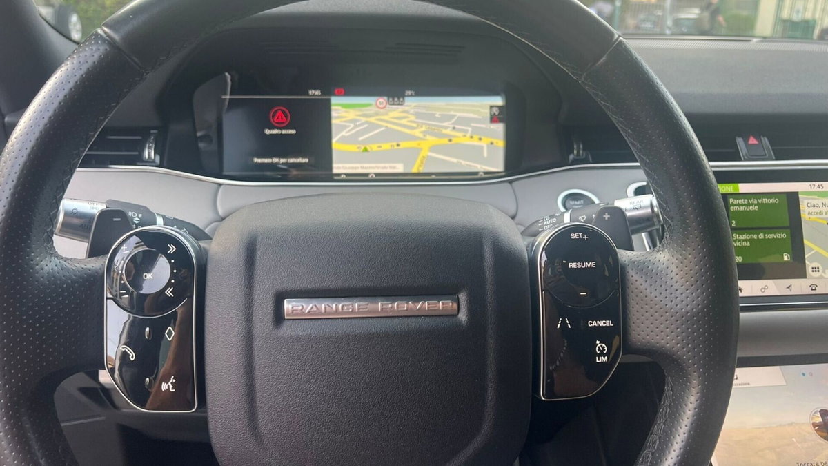 Land Rover Range Rover Evoque 2.0D I4 180 CV AWD Auto R-Dynamic (17)