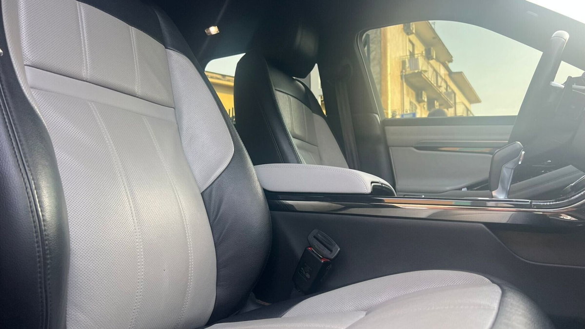 Land Rover Range Rover Evoque 2.0D I4 180 CV AWD Auto R-Dynamic (9)