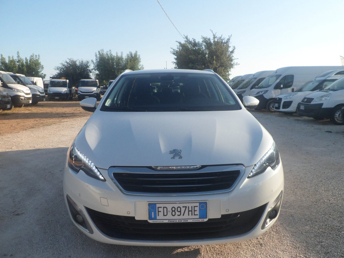 Peugeot 308 SW BlueHDi 120 S&S EAT6 GT Line (2)