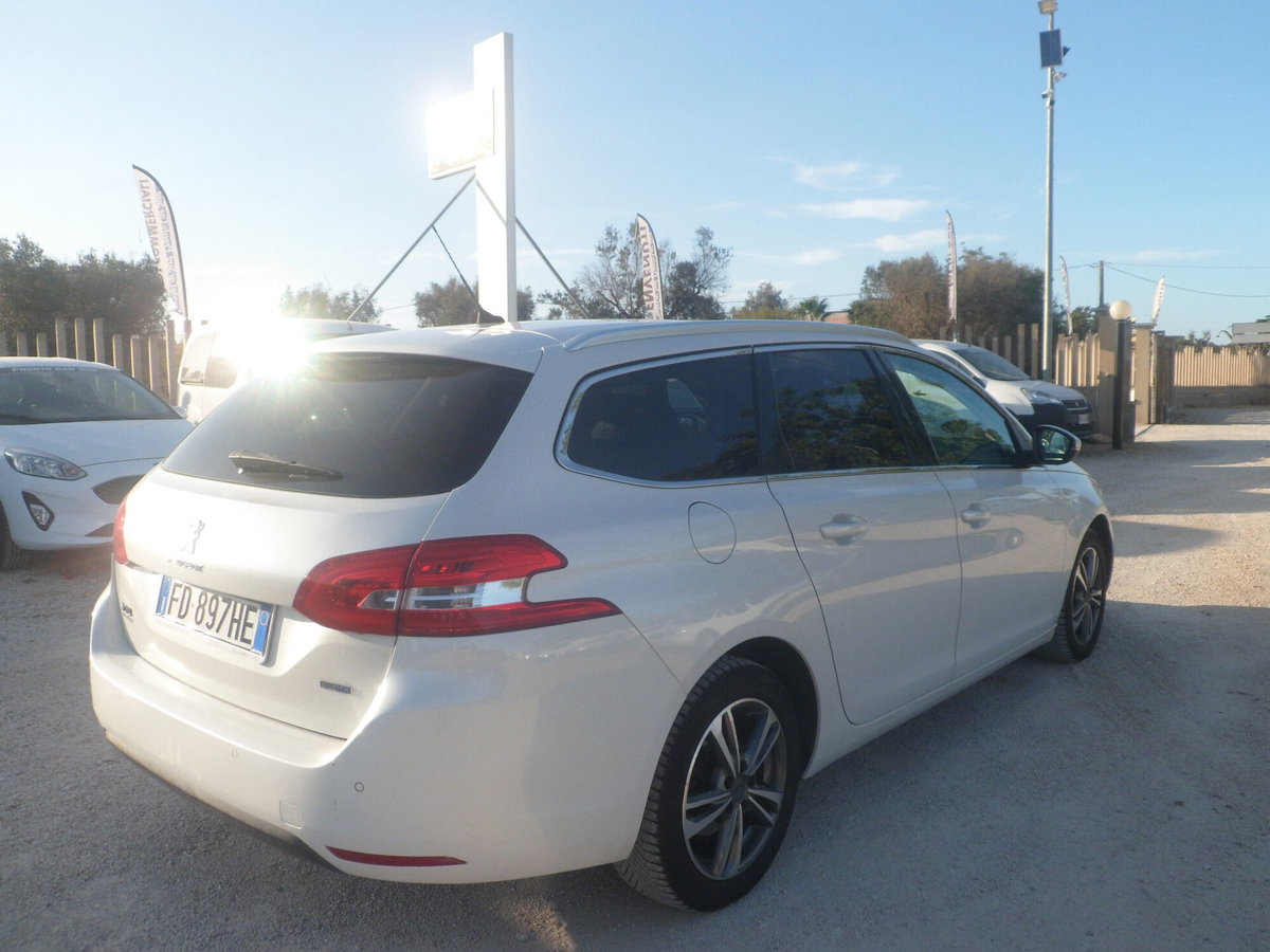 Peugeot 308 SW BlueHDi 120 S&S EAT6 GT Line (4)