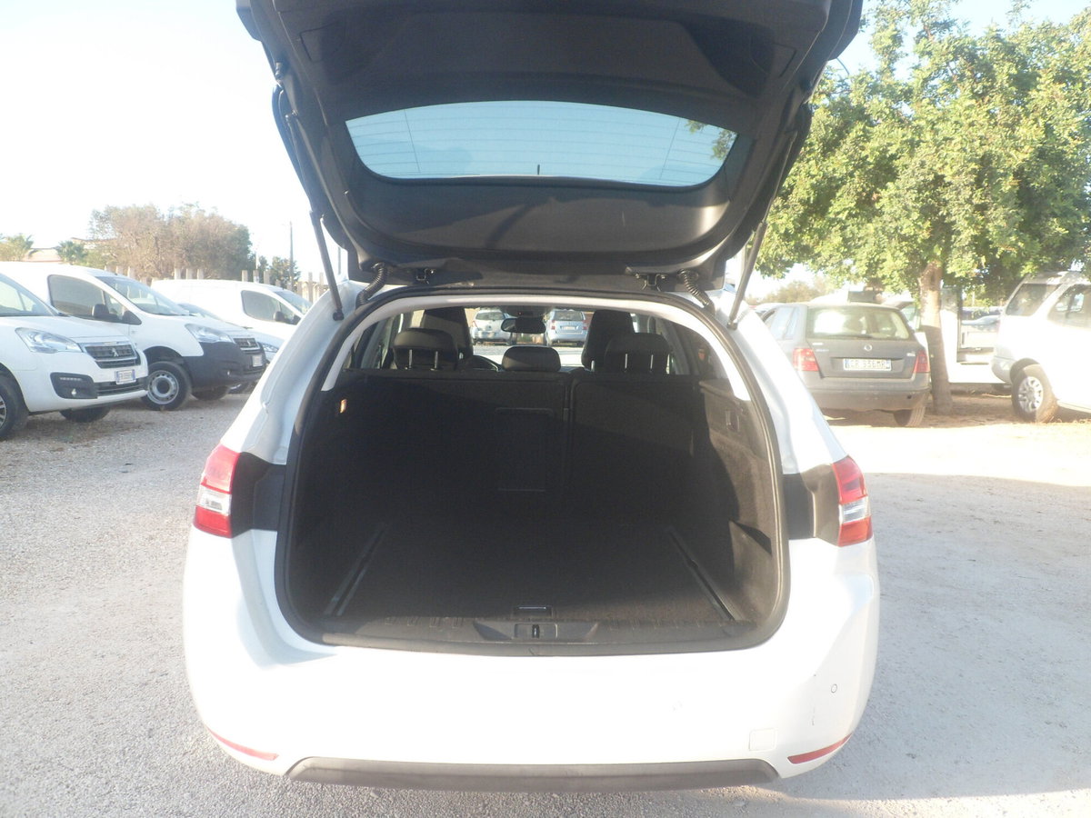 Peugeot 308 SW BlueHDi 120 S&S EAT6 GT Line (7)