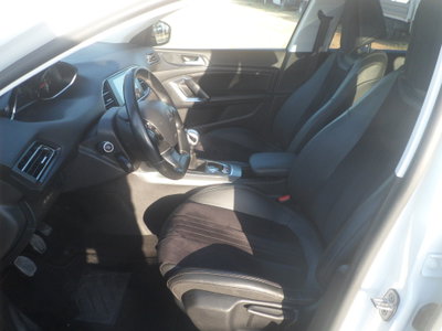 Peugeot 308 SW BlueHDi 120 S&S EAT6 GT Line (9)