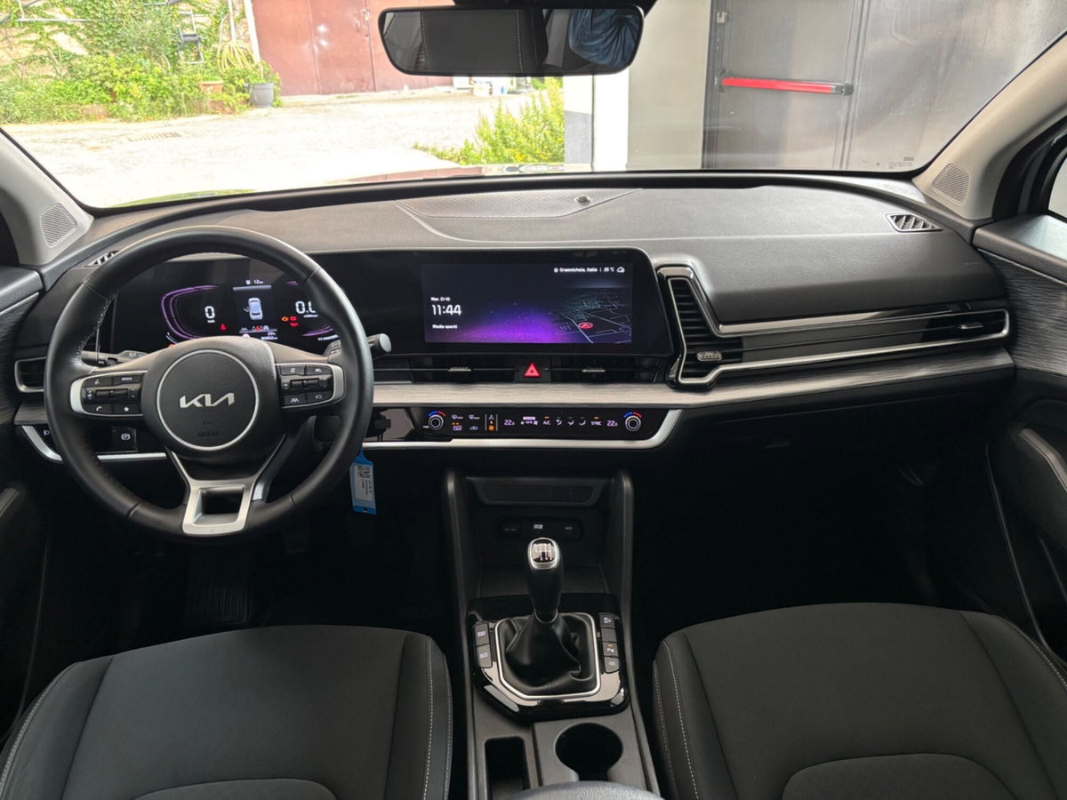 Kia Sportage 1.6 CRDi MHEV Business (13)