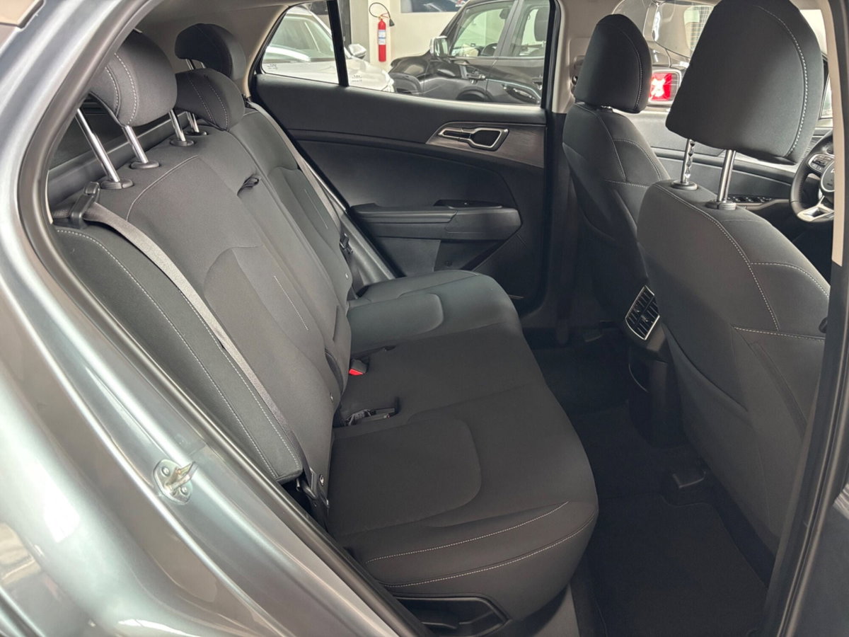 Kia Sportage 1.6 CRDi MHEV Business (17)