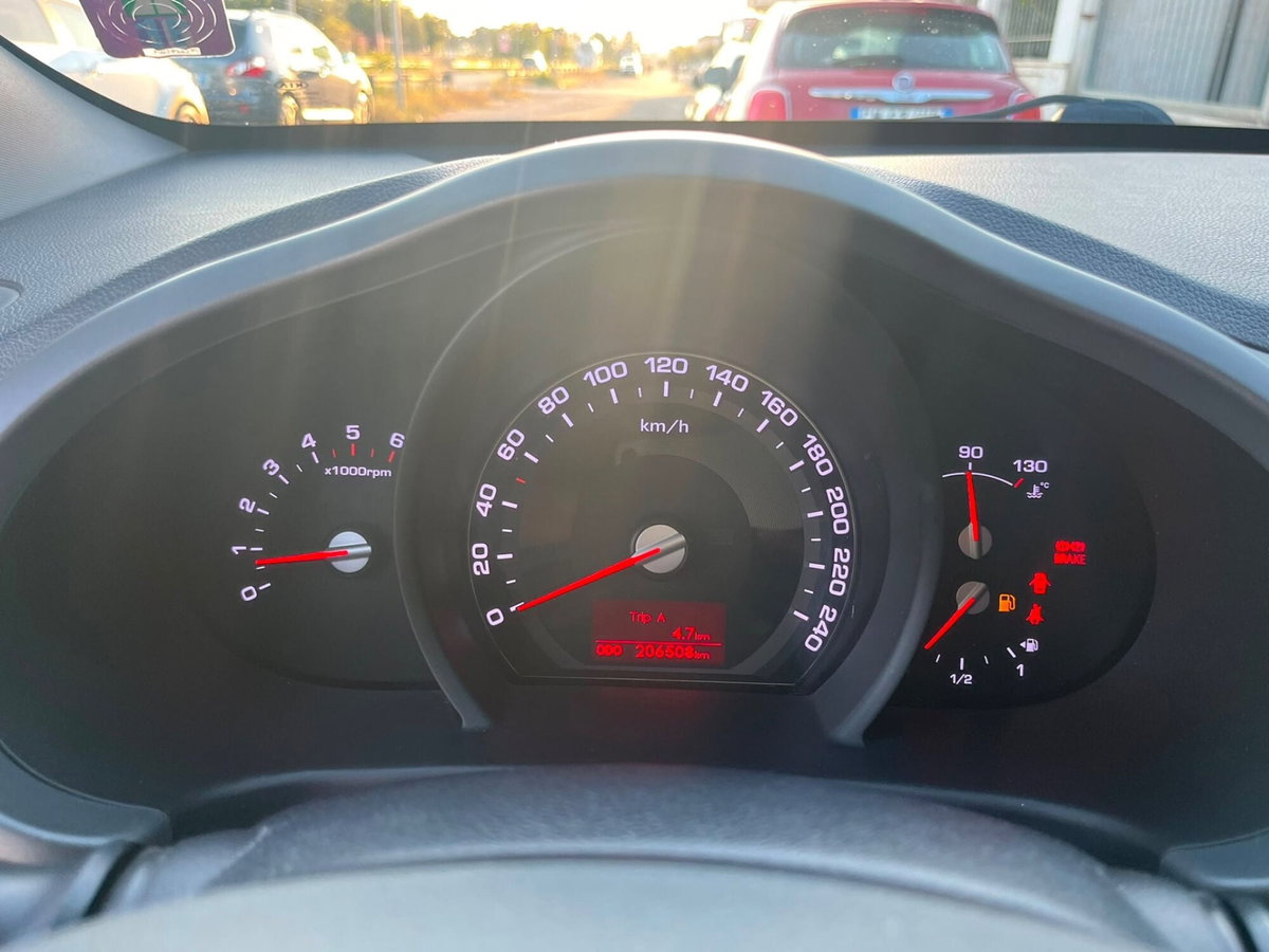 Kia Sportage 1.7 CRDI VGT 2WD Class (13)