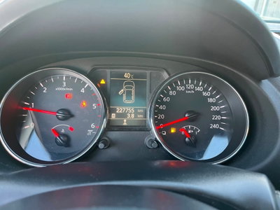 Nissan Qashqai 1.5 dCi DPF Tekna (13)