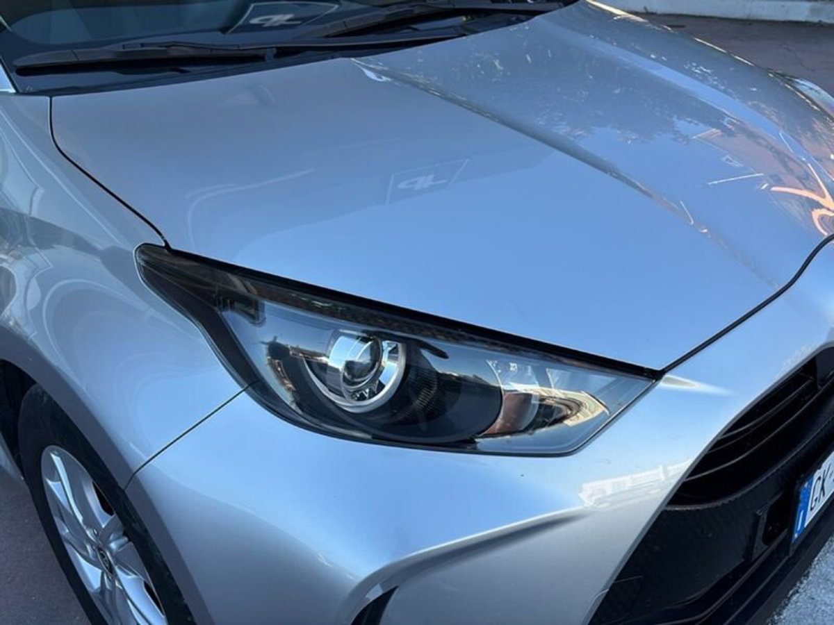 Toyota Yaris 1.D-4D 5 porte (13)