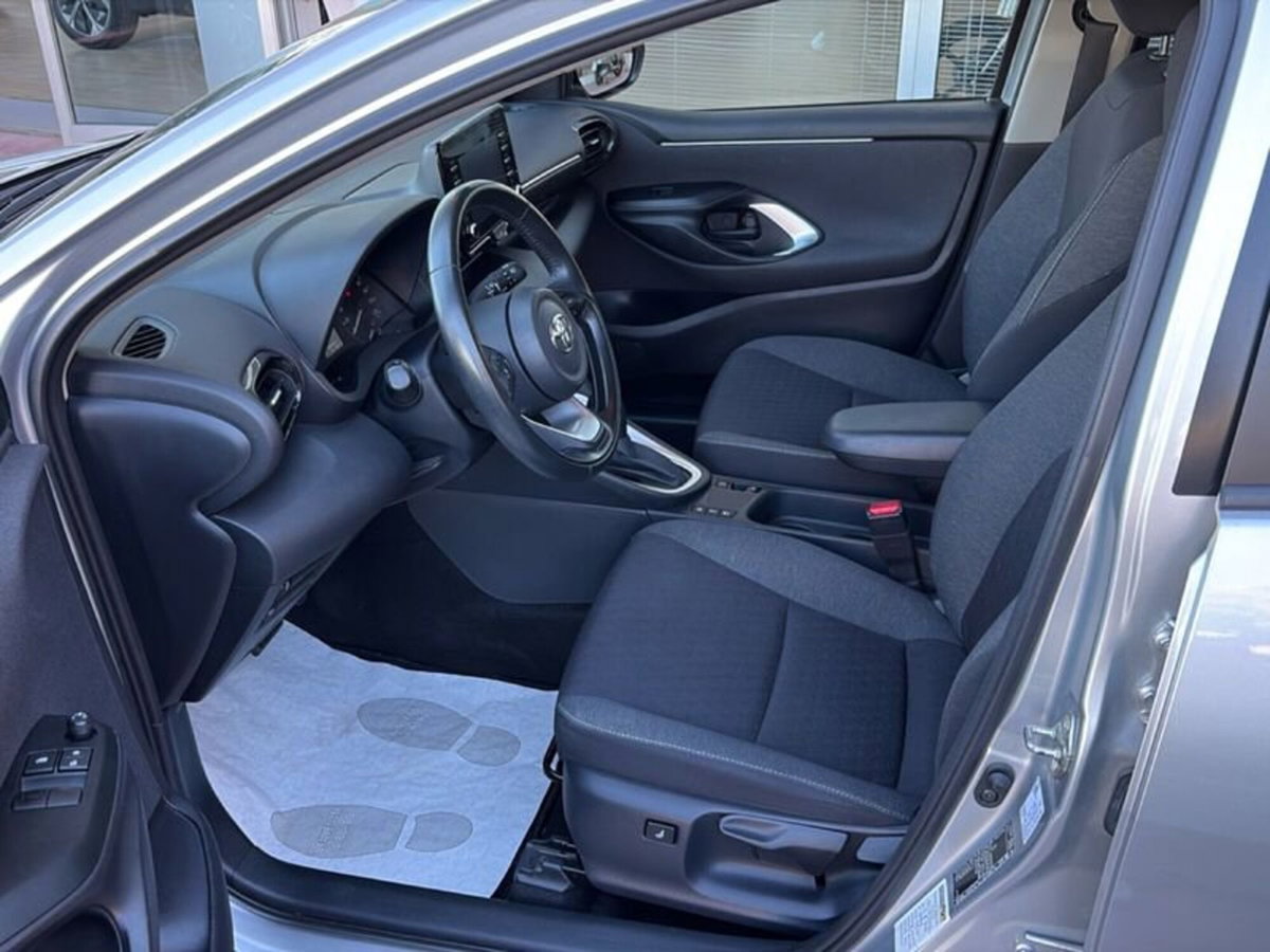 Toyota Yaris 1.D-4D 5 porte (14)