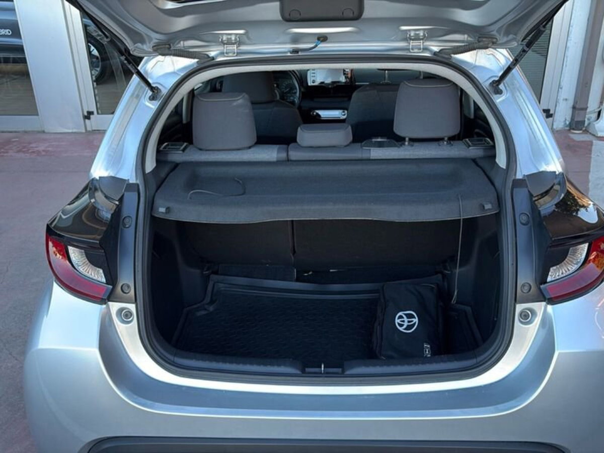 Toyota Yaris 1.D-4D 5 porte (16)