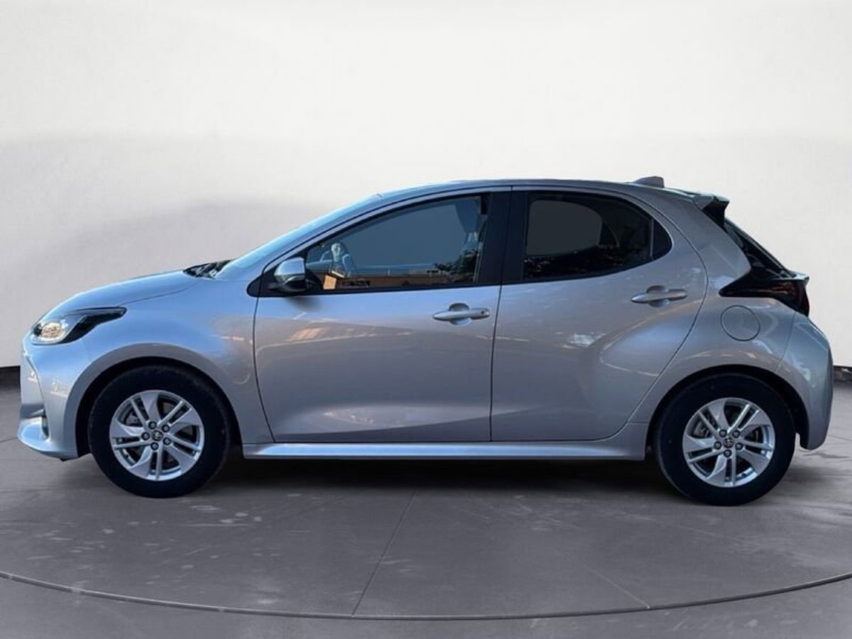 Toyota Yaris 1.D-4D 5 porte (4)