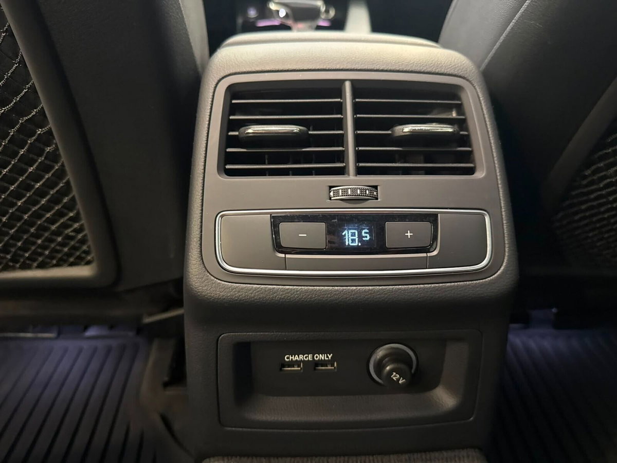 Audi A4 Allroad Allroad 40 2.0 tdi mhev Identity Contrast quattro 204cv s-tronic (17)