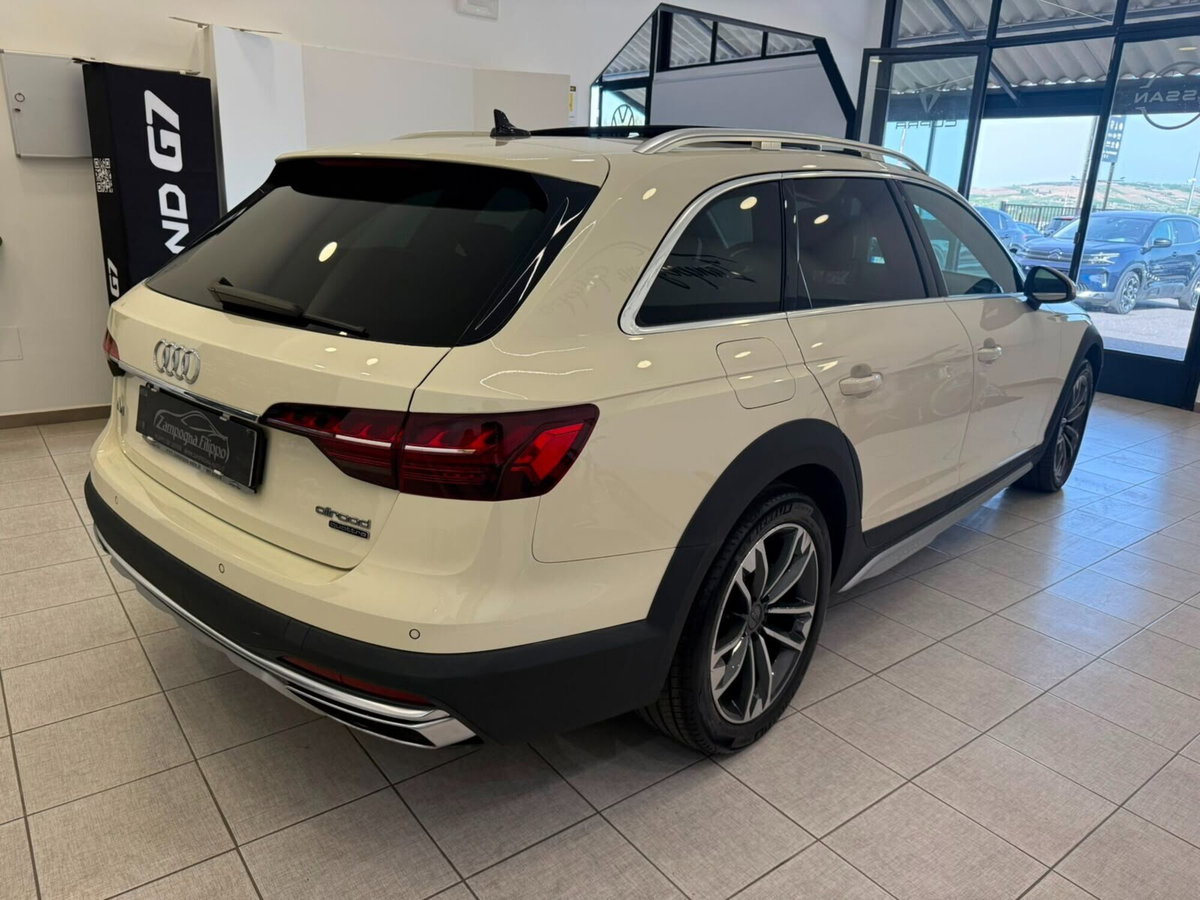 Audi A4 Allroad Allroad 40 2.0 tdi mhev Identity Contrast quattro 204cv s-tronic (4)
