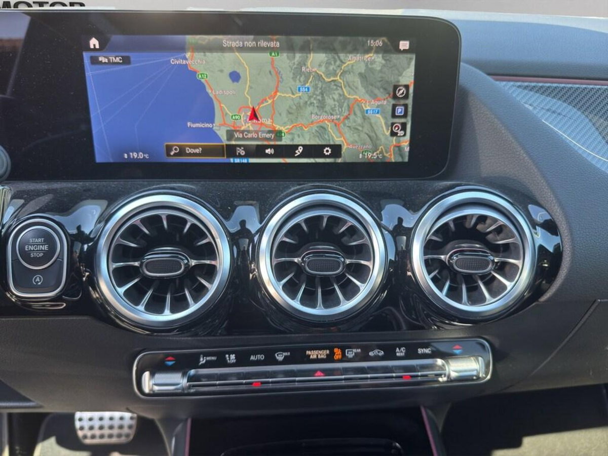 Mercedes-Benz GLA SUV 200 d Automatic 4Matic Premium (12)