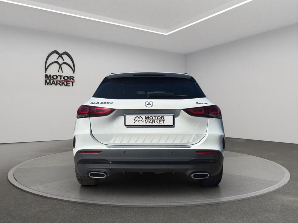 Mercedes-Benz GLA SUV 200 d Automatic 4Matic Premium (6)