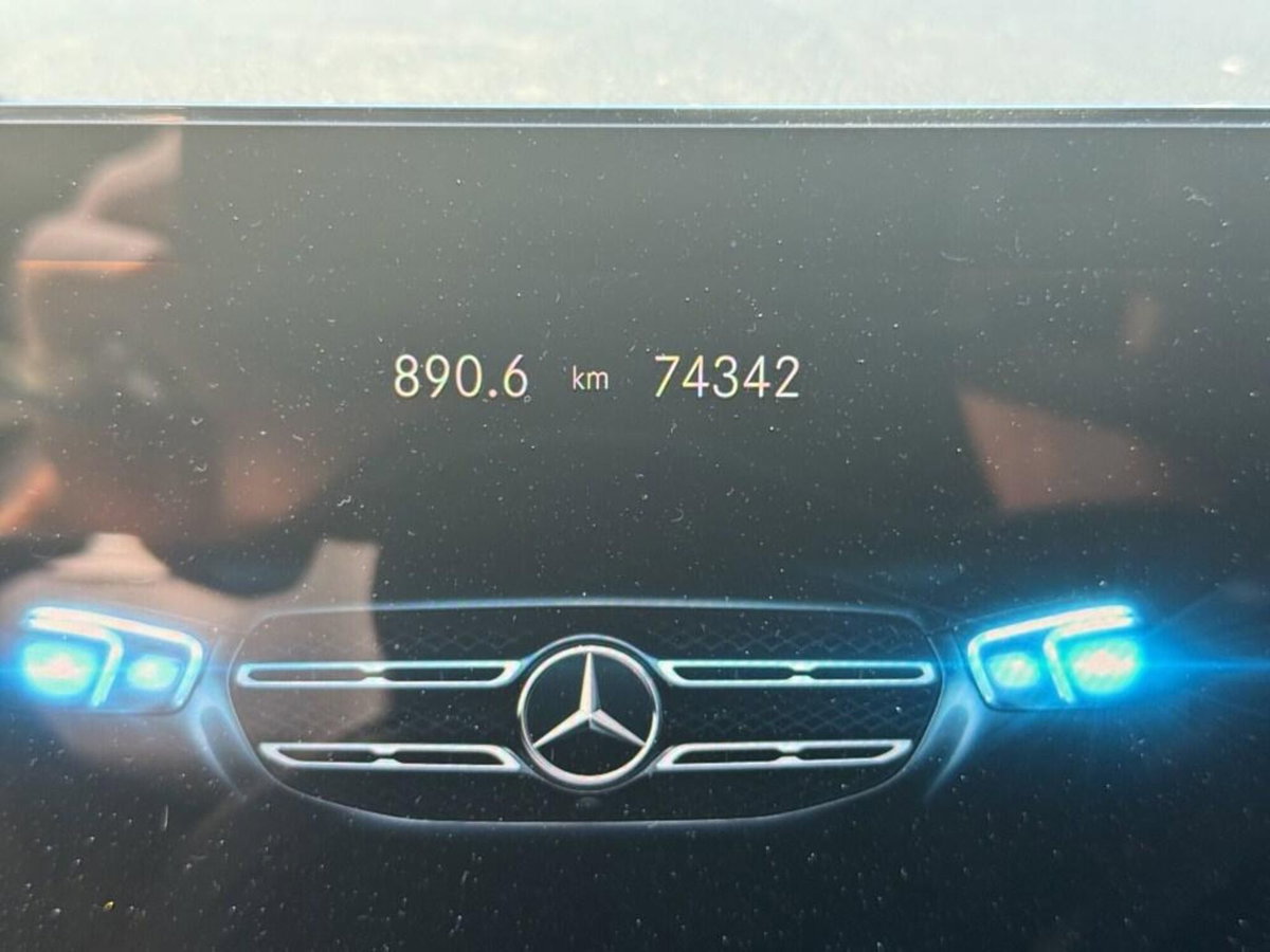 Mercedes-Benz GLA SUV 200 d Automatic 4Matic Premium (9)