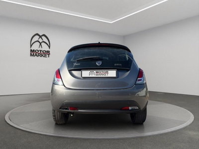 Lancia Ypsilon 1.0 FireFly 5 porte S&S Hybrid Silver Plus (6)