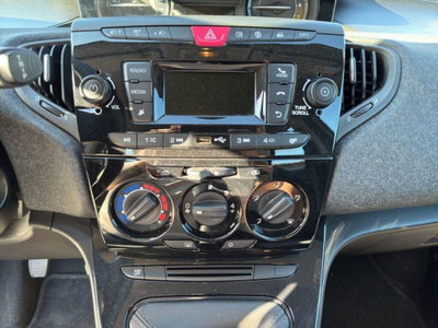 Lancia Ypsilon 1.0 FireFly 5 porte S&S Hybrid Silver Plus (12)