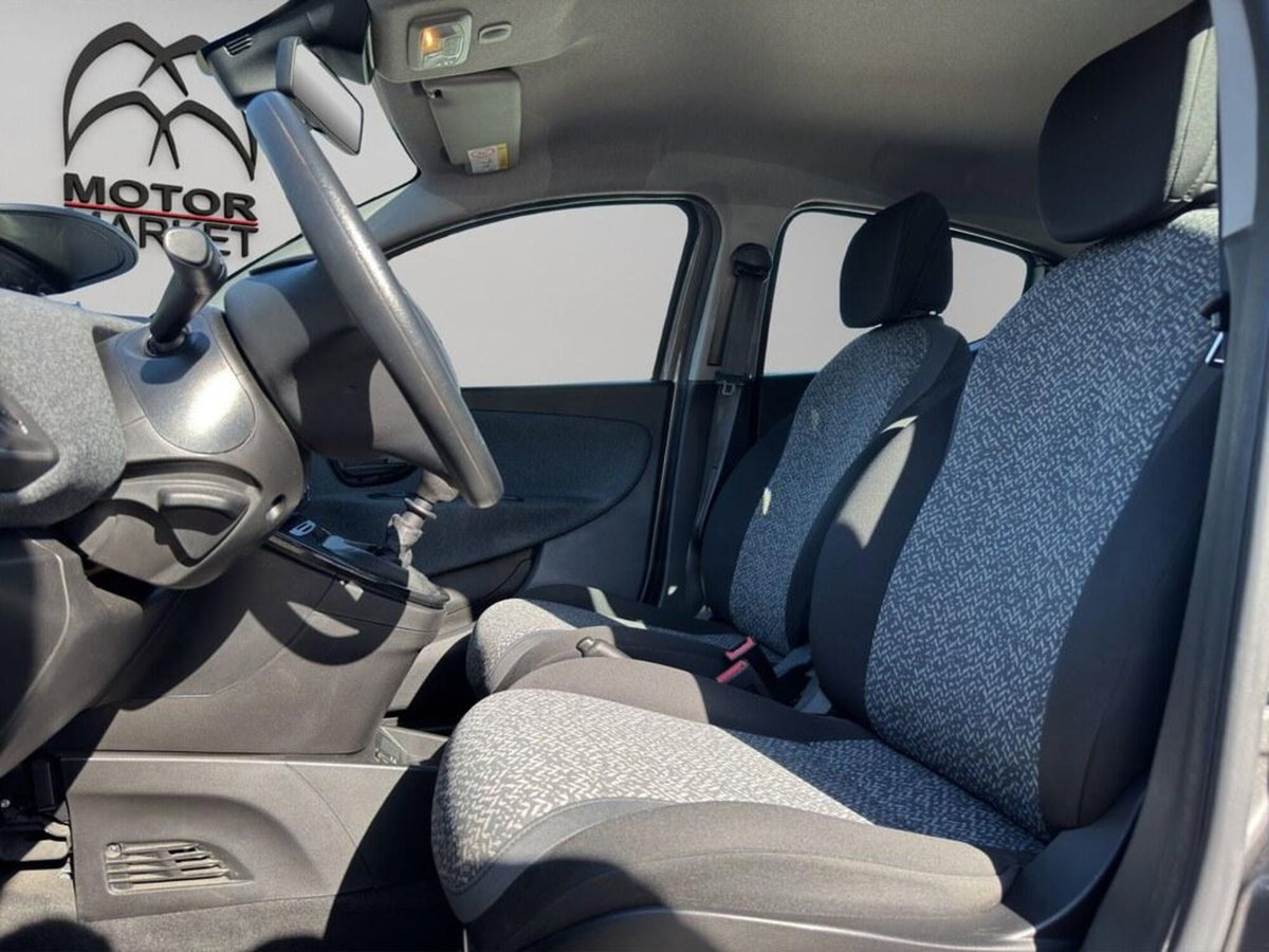 Lancia Ypsilon 1.0 FireFly 5 porte S&S Hybrid Silver Plus (14)