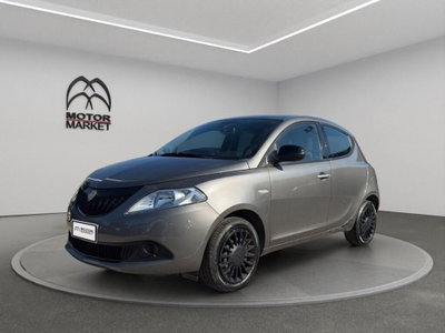 Lancia Ypsilon 1.0 FireFly 5 porte S&S Hybrid Silver Plus usata