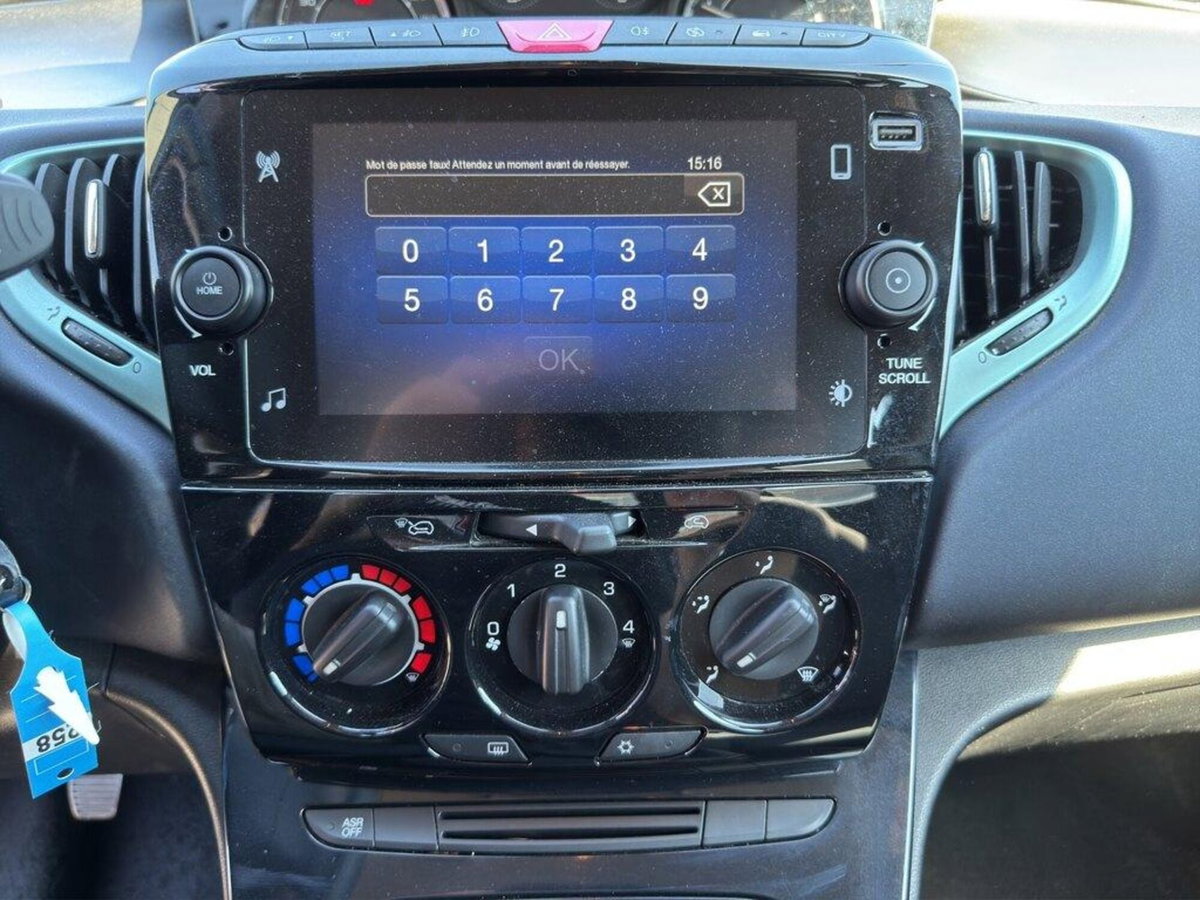 Lancia Ypsilon 1.0 FireFly 5 porte S&S Hybrid Gold Plus (12)